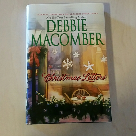 Christmas Letters by Debbie Macomber - Picture 1 of 2